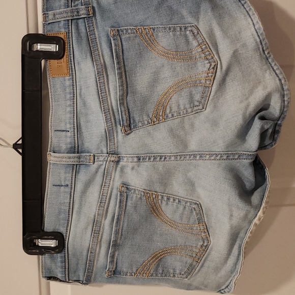 Hollister jean shorts - Picture 4 of 5